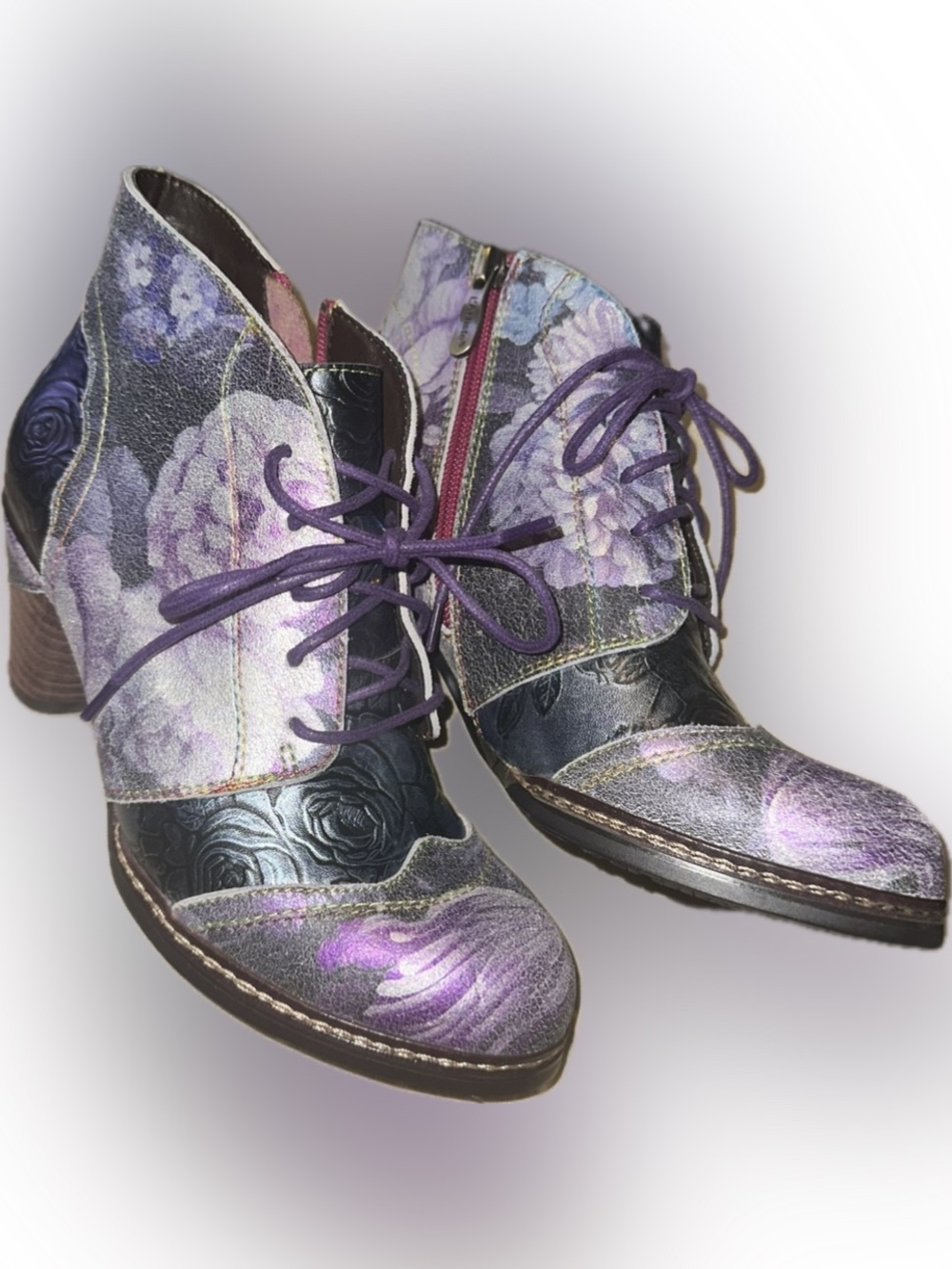 NWOB L'Artiste Fancy
Beautiful, Purple Bouquet Booties 100% Leather RARE Sz 37